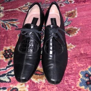 Black low heeled oxford